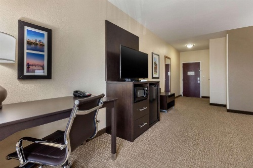 Comfort Inn & Suites North Little Rock near I-40 image 12