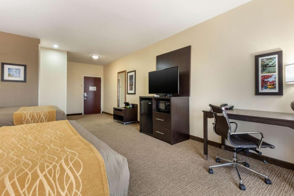 Comfort Inn & Suites North Little Rock near I-40 Image 25