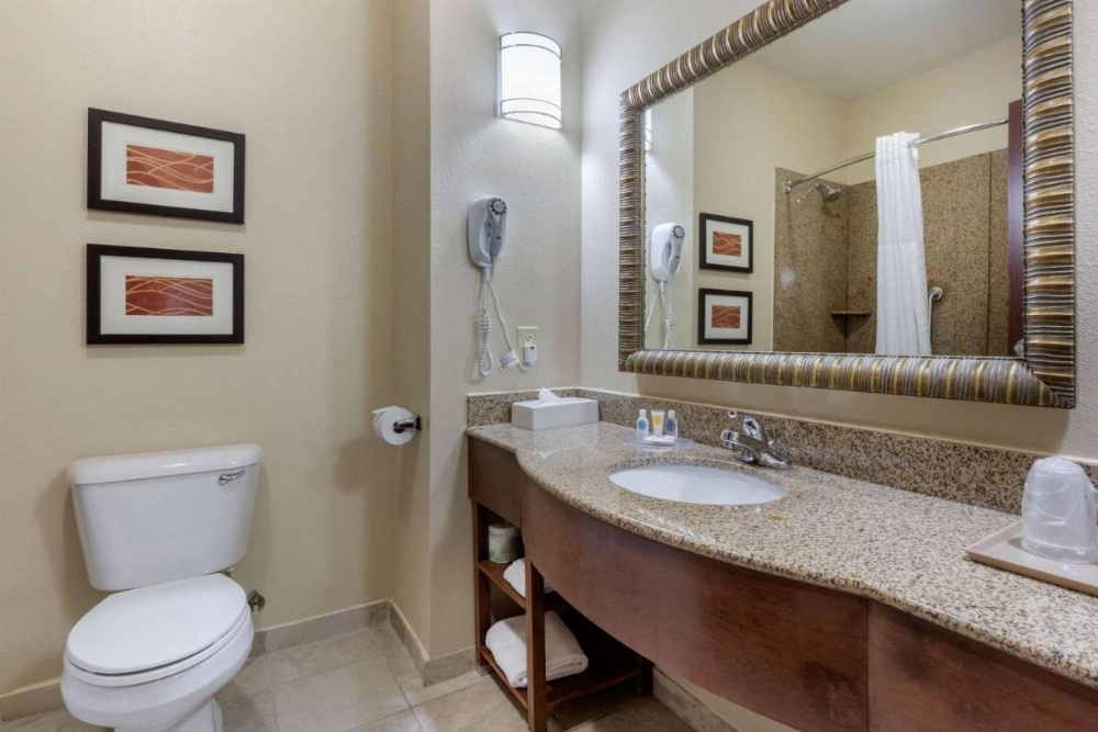 Comfort Inn & Suites North Little Rock near I-40