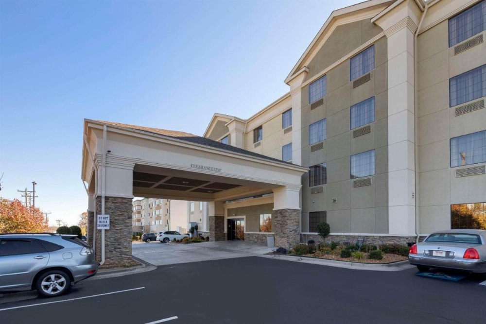 Comfort Inn & Suites North Little Rock near I-40